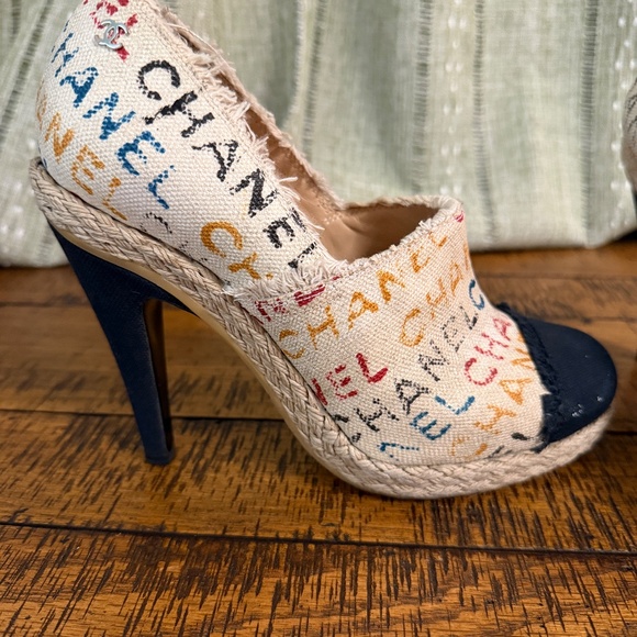 Chanel canvas heels - Picture 2 of 4